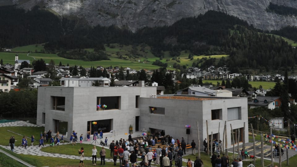 La nova scolina da Flem cun structuras dal di è vegnida inaugurada.
