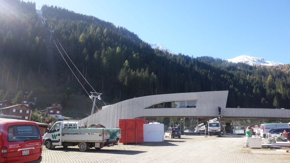 La nova staziun a val da Curvalda.