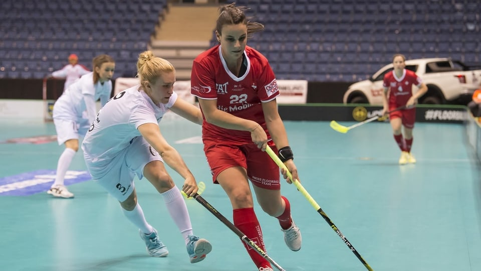 Seraina Ulber en acziun sin la plazza d'unihockey