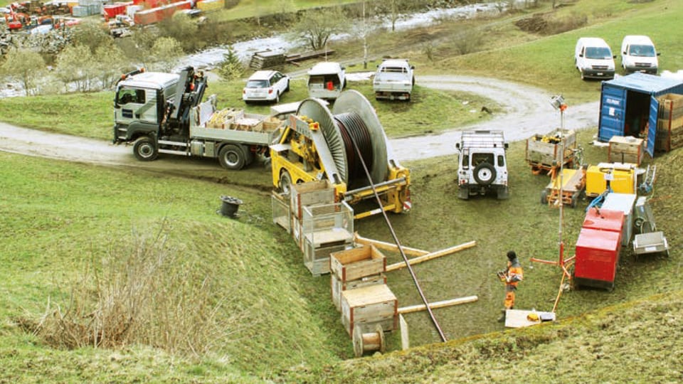 Lavurs vid la colliaziun da dal provediment d’electricitad da Sedrun en la Val Medel.