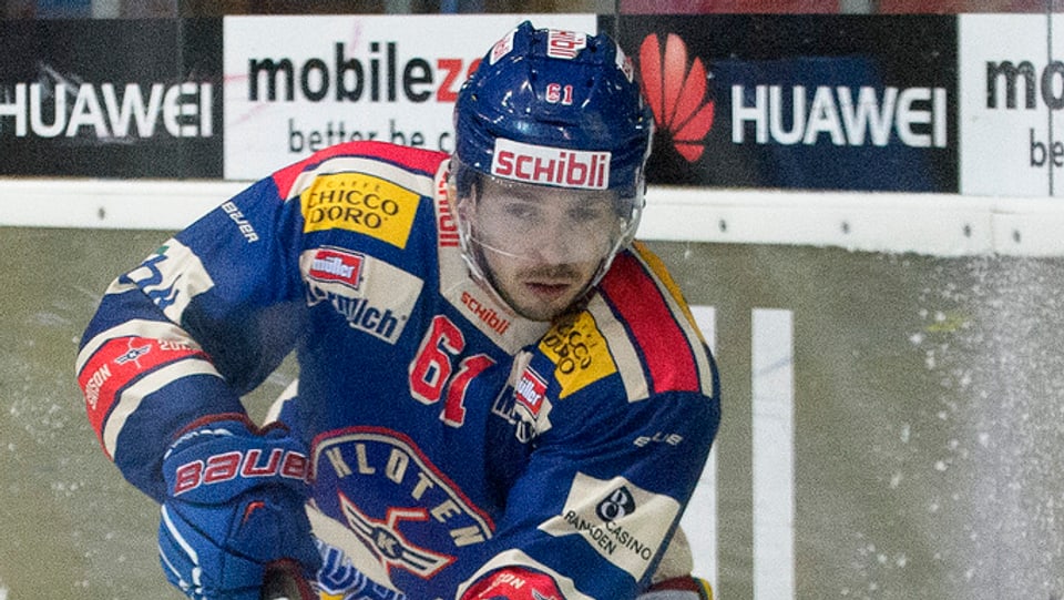 il giugader da hockey Corsin Casutt