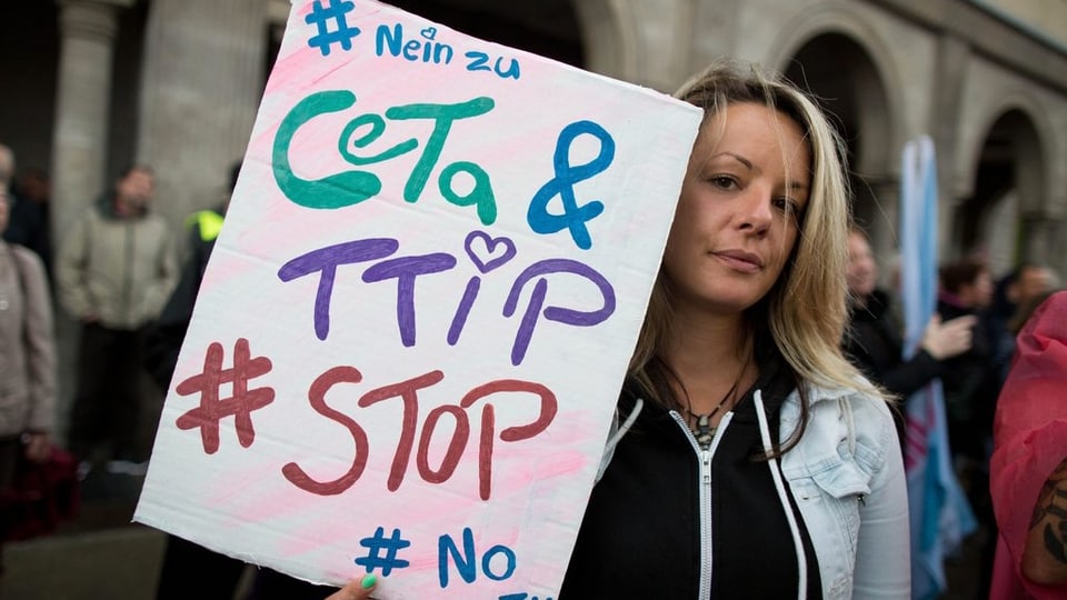 In dunna demonstrescha a Berlin cunter TTIP e Ceta. 