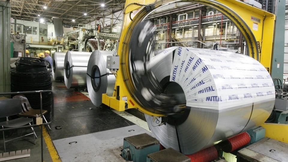Endadens ina fabrica da l'industria da metal.