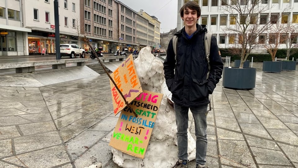 Regenza: Demonstraziun da clima – in dals activists è il giuven Loris Niethammer.