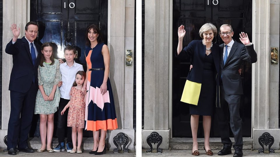 Tuts dus davant la porta da la Downing Street Nr. 10.