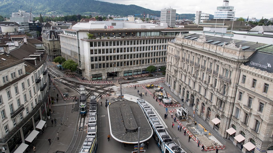 Plazzal dal Paradeplatz, Turitg.