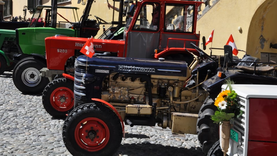 Imperssiuns dal 2. inscunter dad oldtimers tractors. 