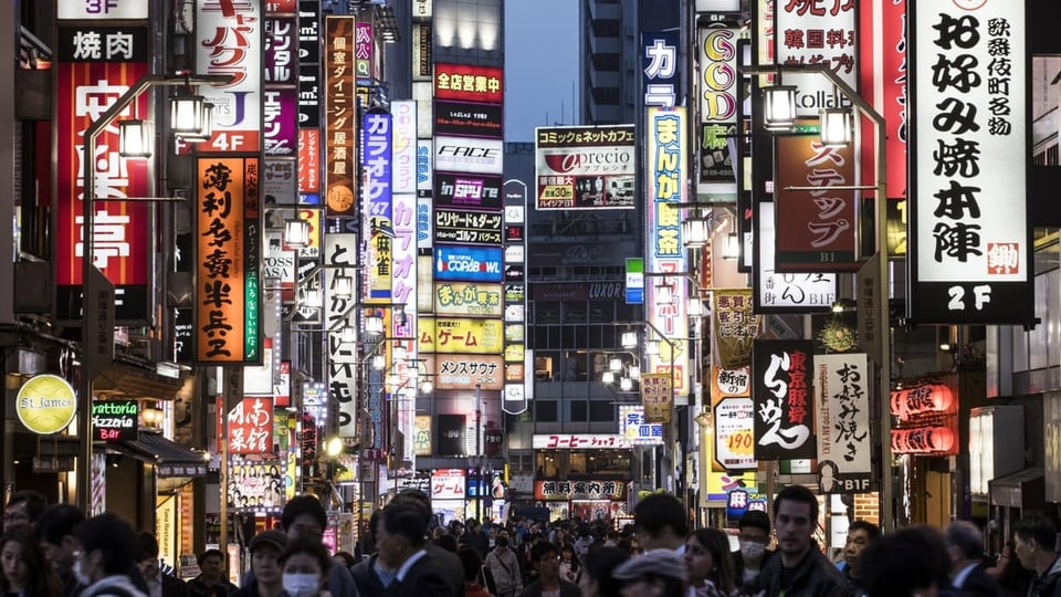 Via cun segns e reclamas a Tokio.