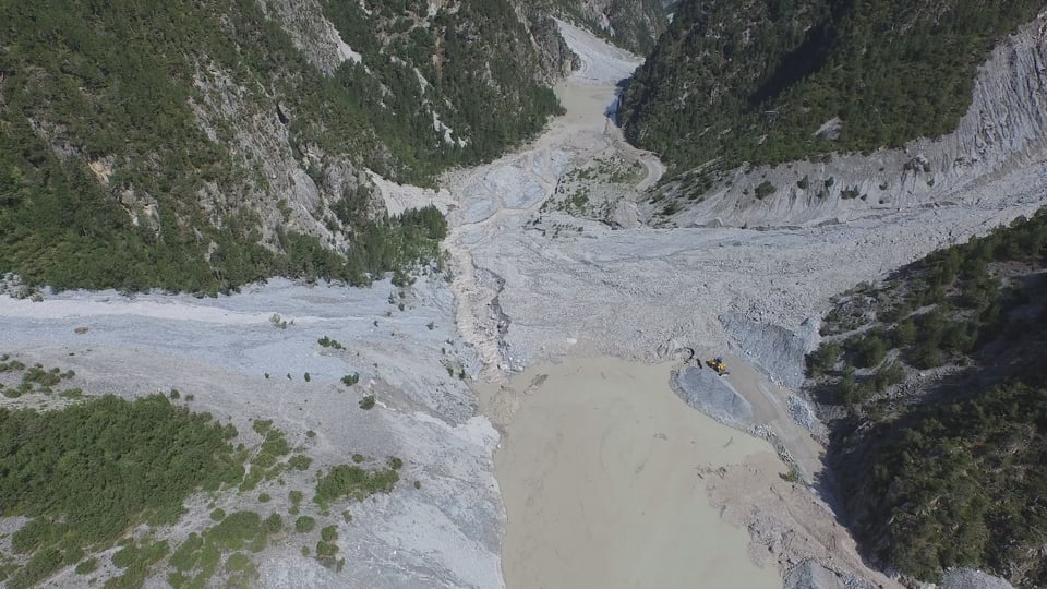 Ina da las 7 bovas ch'è ida a val en la Val S-charl.