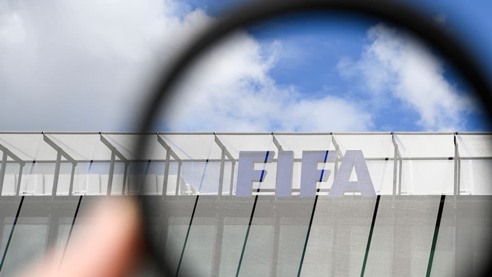 Logo da la Fifa sut la marella
