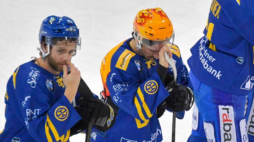 Claude-Curdin Paschoud e Marc Wieser laian pender il chau suenter in gieu da Tavau.