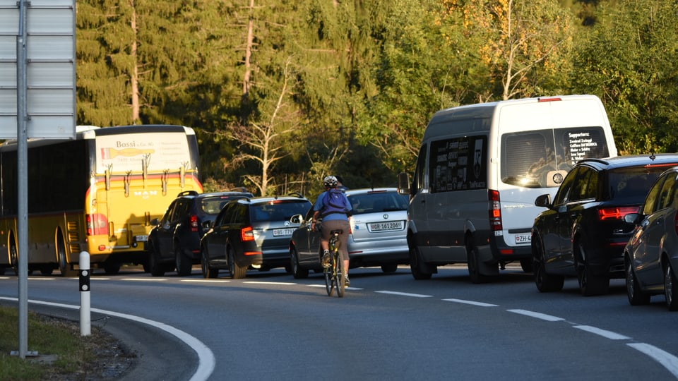 Il vial engiu è bloccà fin en il tunnel da Trin.