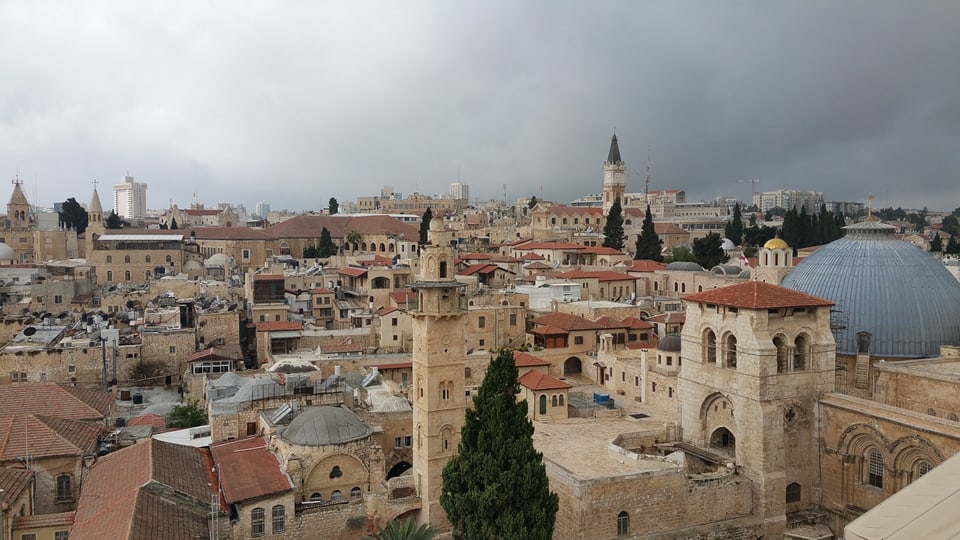 La citad da Jerusalmen da surengiu. 