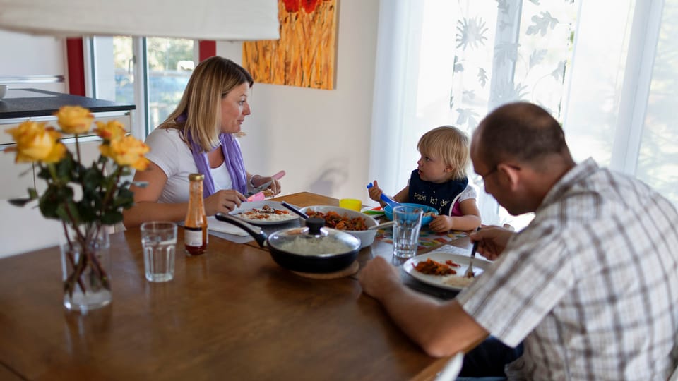 famiglia cun in affon davos meisa