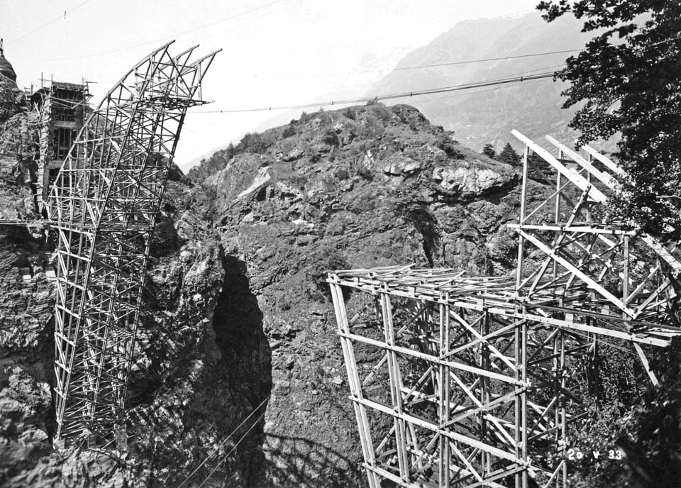 Punt persa sur la cavorgia dal Trient a Martigny 1933