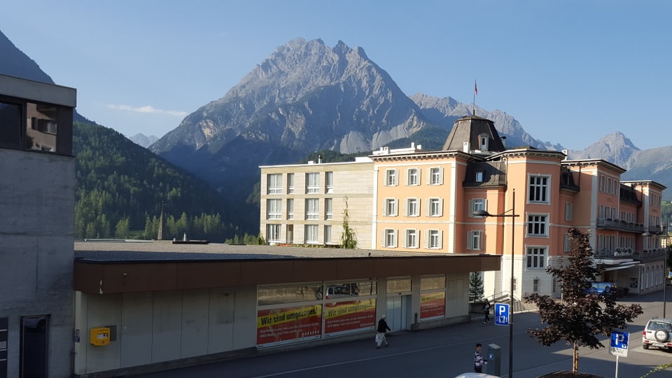 Ils Belvédère Hotels Scuol cumpran l'anteriur edifizi dal Coop.