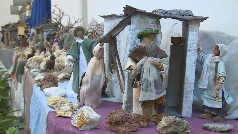 Purtret d'intginas figuras.