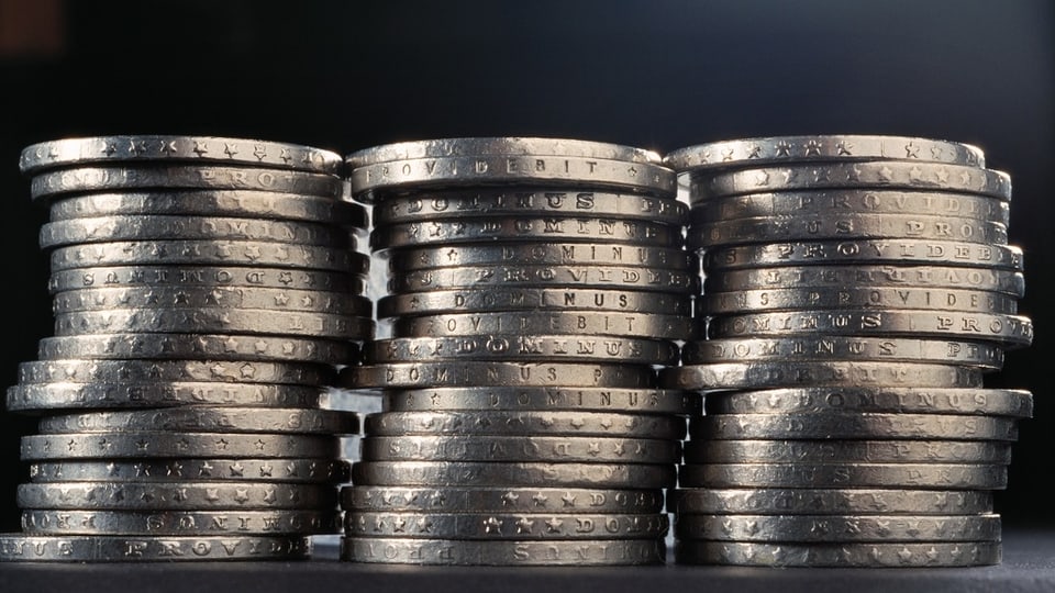Trais plunas da tschintg francs