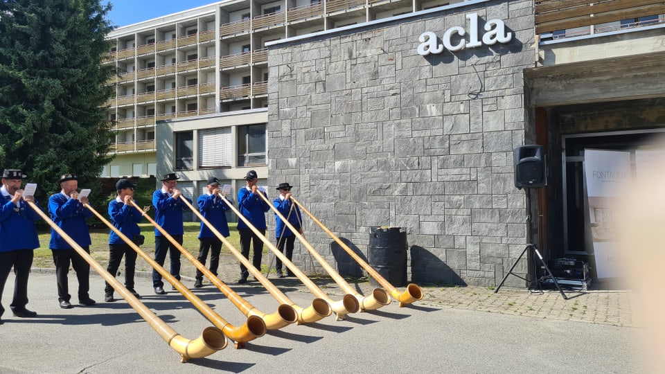 Das Fest um das Hotel Acla da Fontauna wurde zum einem grossen Dorffest. 
