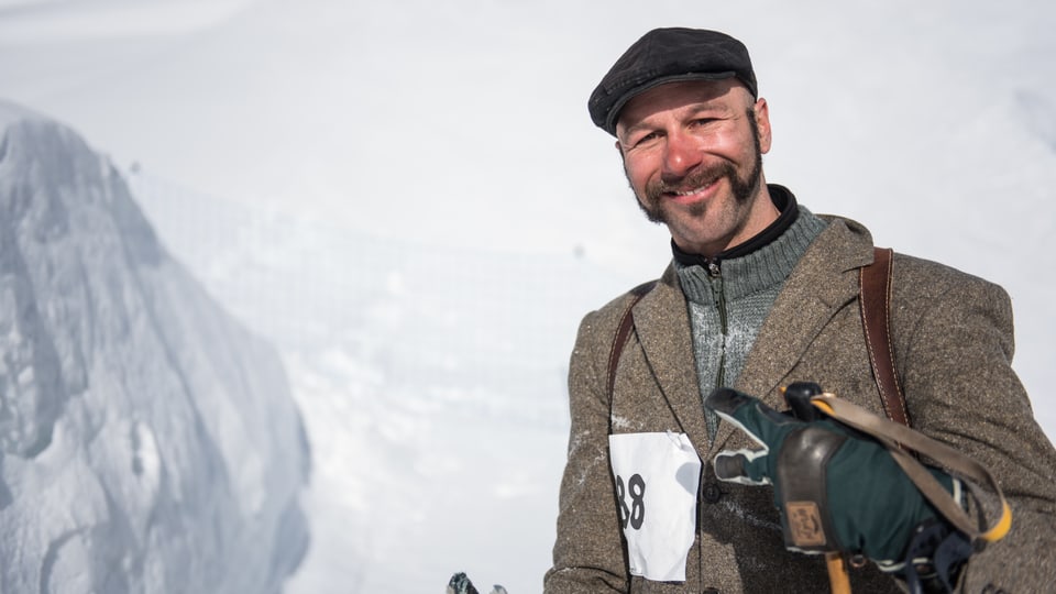 Jonas Bischofberger da Münchenstein ha sper in 180 cun ses skis da lain fatg insitg cun in «Davoser Schlitten».
