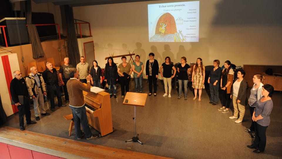 Il Chor Uvriu Danis-Tavanasa durant in'emprova.