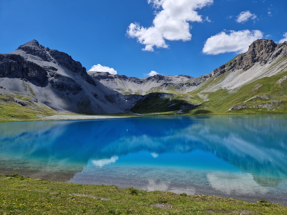 Lai da Rims en la Val Müstair Türkisfarbener Bergsee