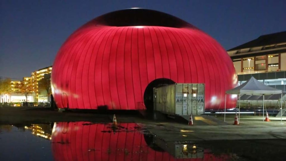 La halla da concert ha plaz per 500 auditurs.