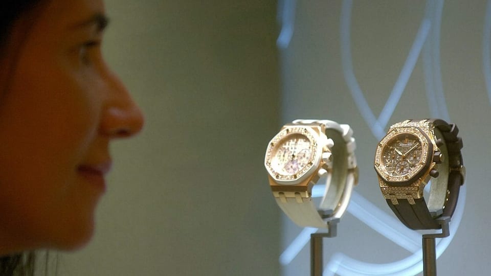purtret da uras da luxus durant ina messa da'uras organisada da Richemont