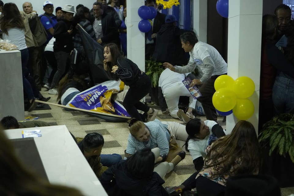 Ecuador Präsidentschaftskandidat Villavicencio erschossen.