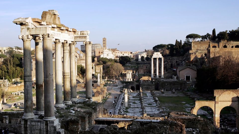 Ina vesta totala dal forum romanum.