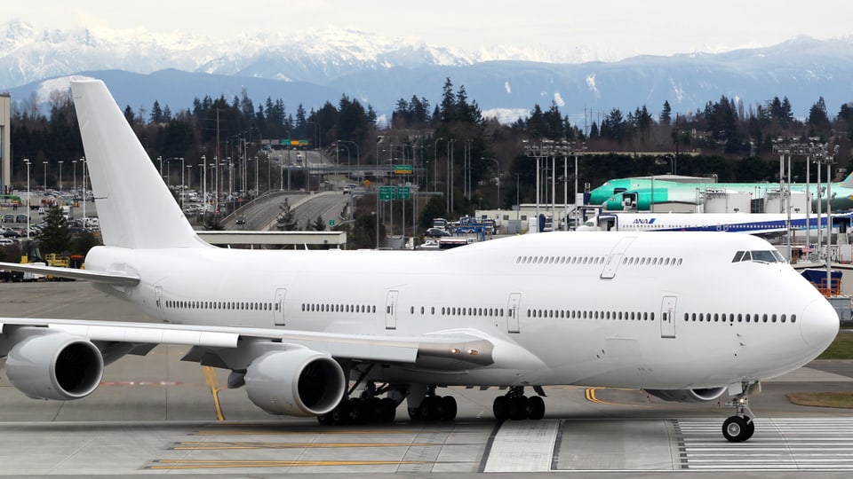 Ina Boeing 747-8 sin ina plazza aviatica