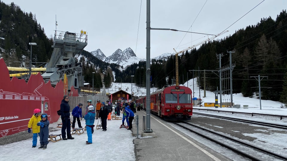A Preda han ils scarsoladers puspè fatg plaz als lavurants dal nov tunnel da l'Alvra.