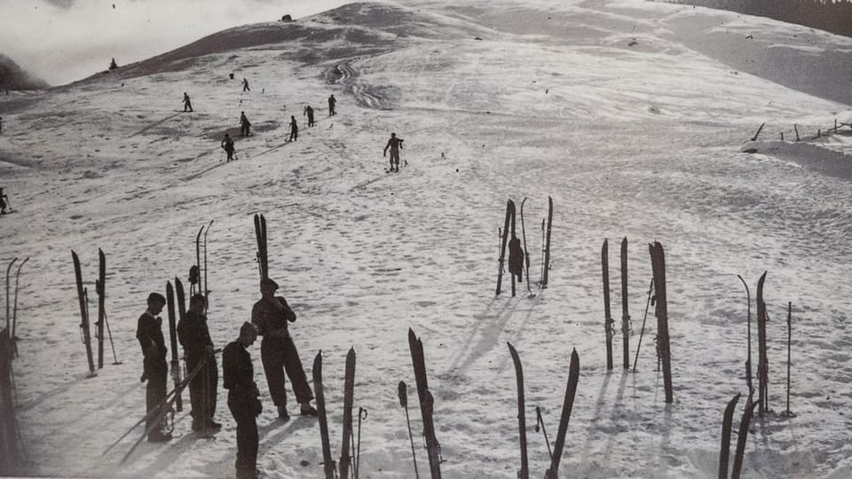 Foto veglia dal 1930, skiunzs sin pista