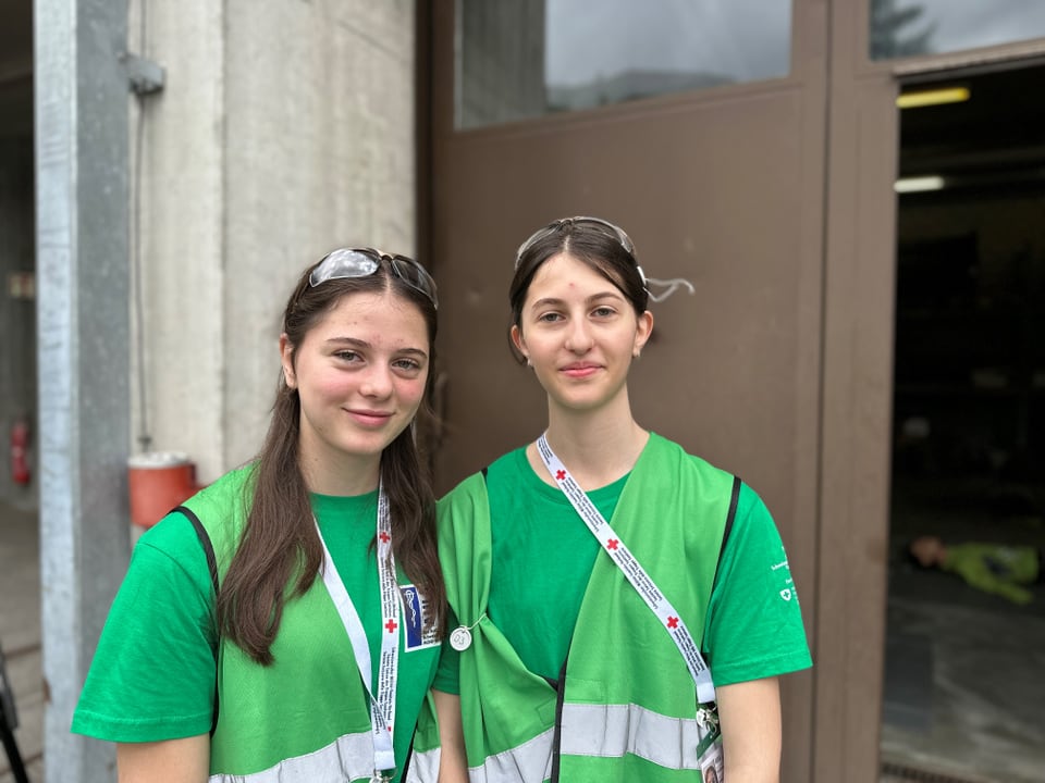 Seraina und Madlaina Gotsch am AULA-Lager in S-chanf.