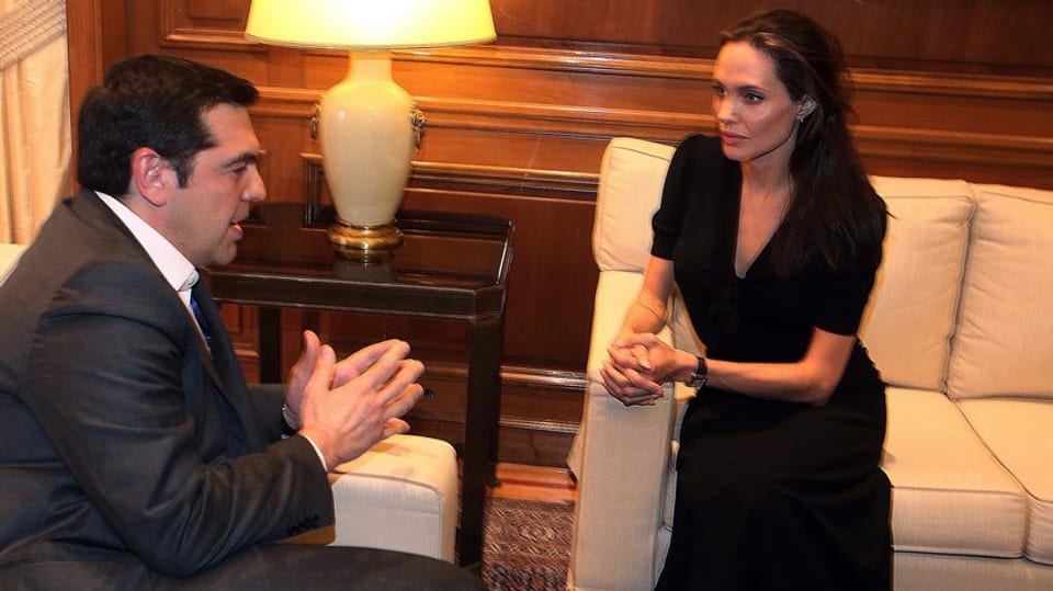 Inscunter da la regenza greca e l'UNHCR - Alexis Tsipras en discurs cun Angelina Jolie.