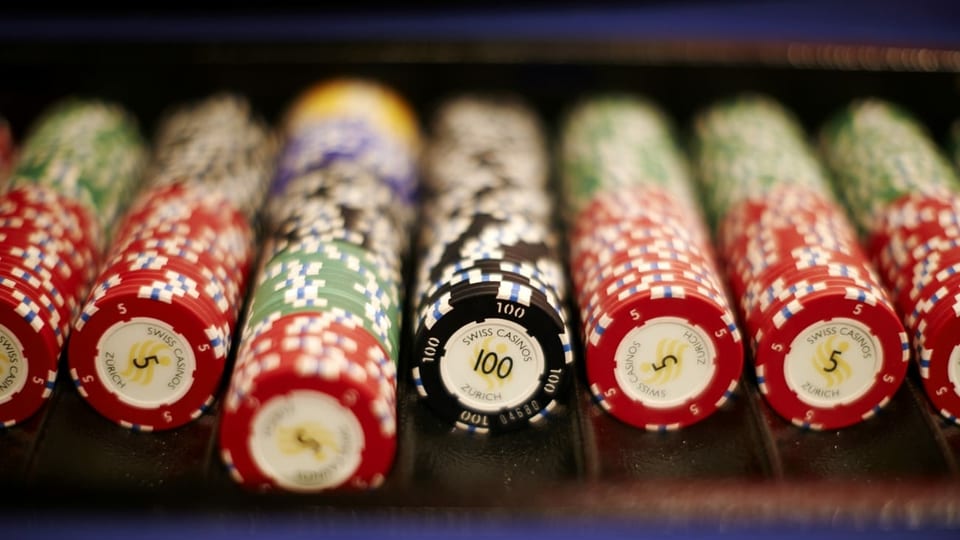 Il maletg mussa ina retscha da chips per giugar per exempel poker