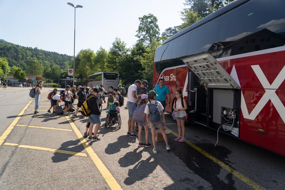 L'arrivada sin il parcadi avant il parc