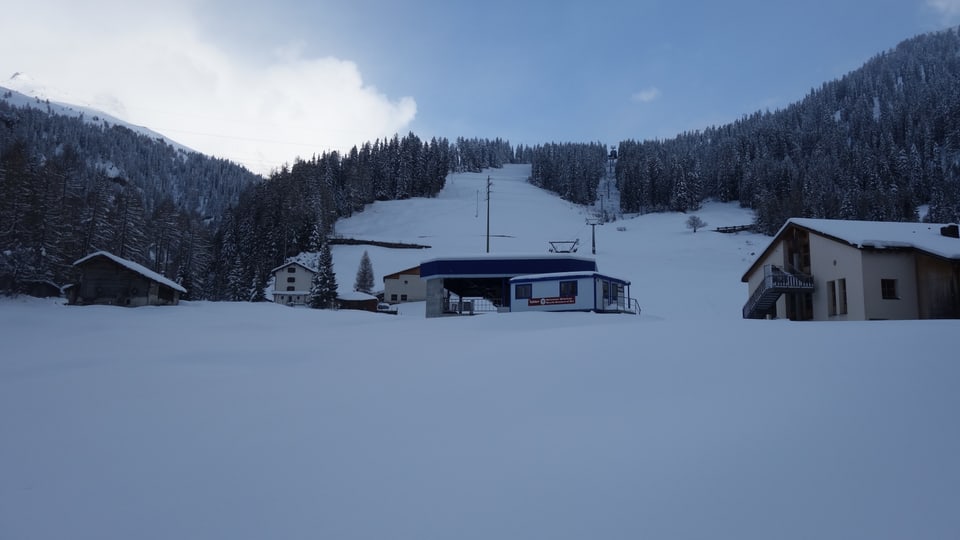 Vista sin la staziun da val ils 28. d'avrigl, il di da la radunanza generala extraordinaria.