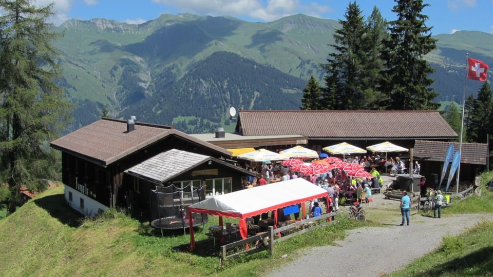 La plazza da festa si Furgglis In lieu en las muntognas