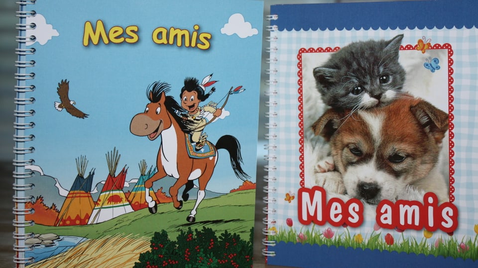 L'album d'amis datti en duas variantas.