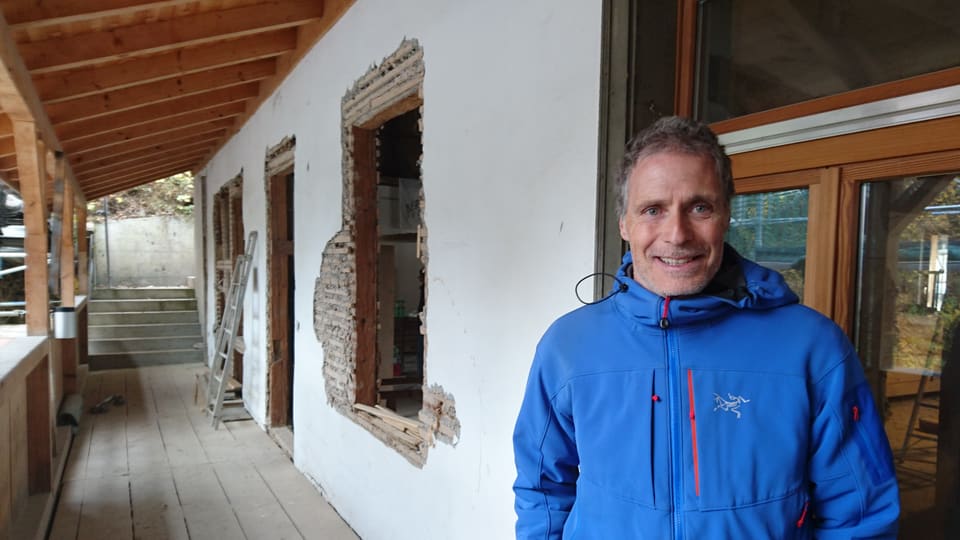 Martin Kreiliger, il maina fatschenta da Bergwaldprojekt.