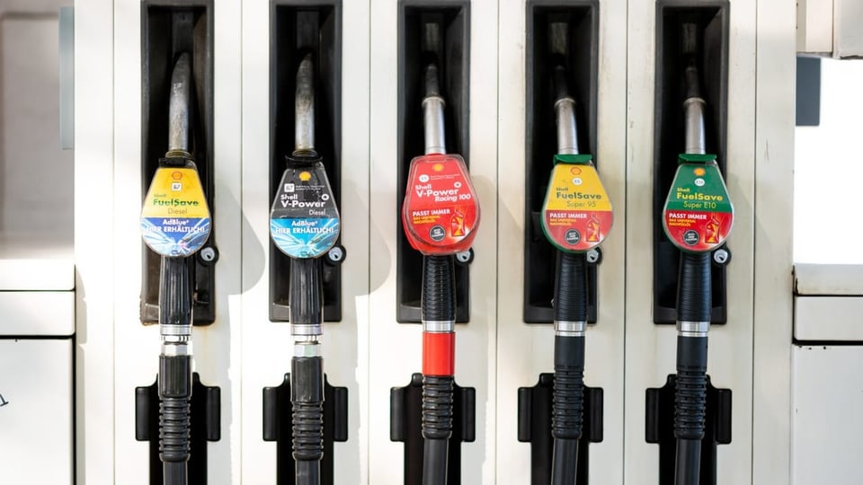 Parlament a Berna discutescha da sbassar taxas da carburant