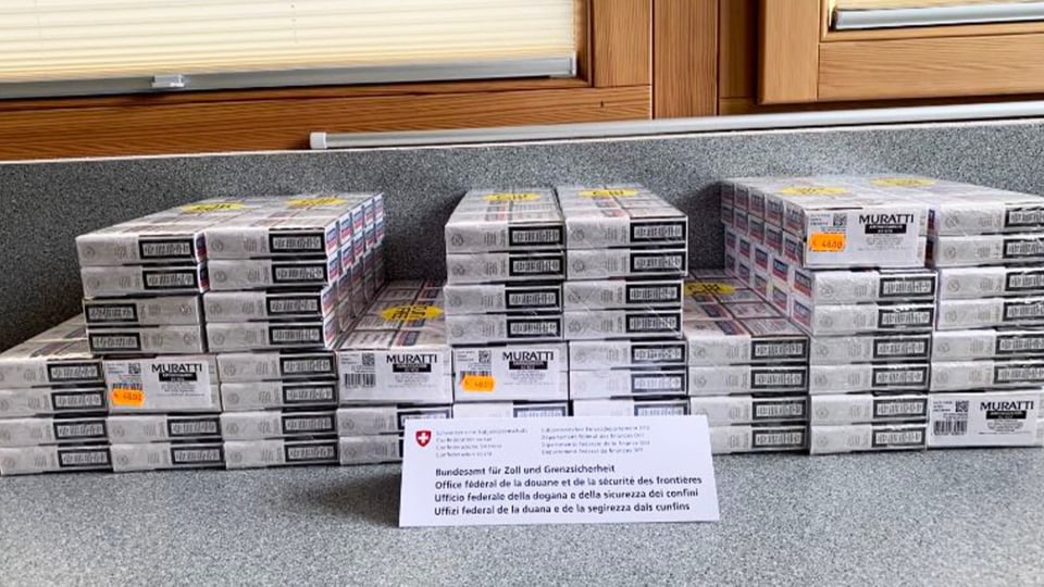 Foto da las cigarettas confiscadas