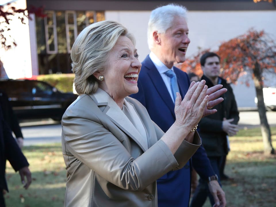 Hillary Clinton e Bill Clinton. 