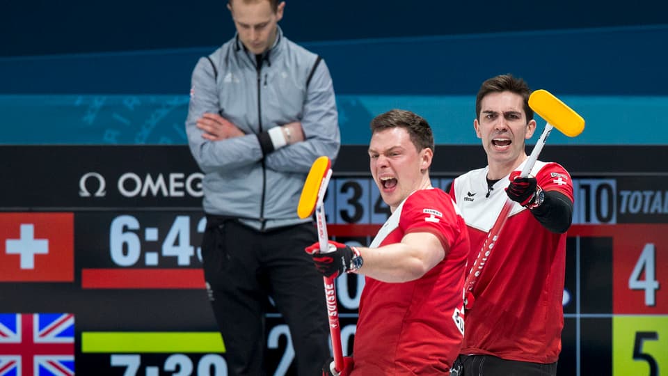 L’equipa svizra da curling cun il skip Peter De Cruz.