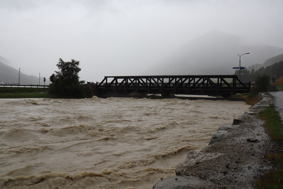 Hochwasser bei Madulain