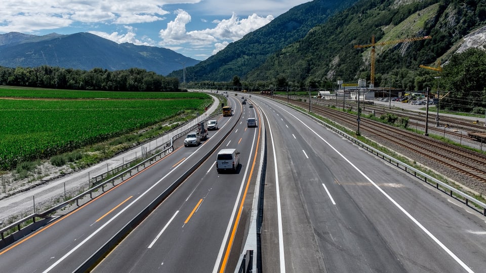 L'autostrada cun restricziuns da traffic.