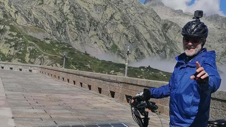 Stad cun velo: Christian Hassler da viadi cun in velo solar