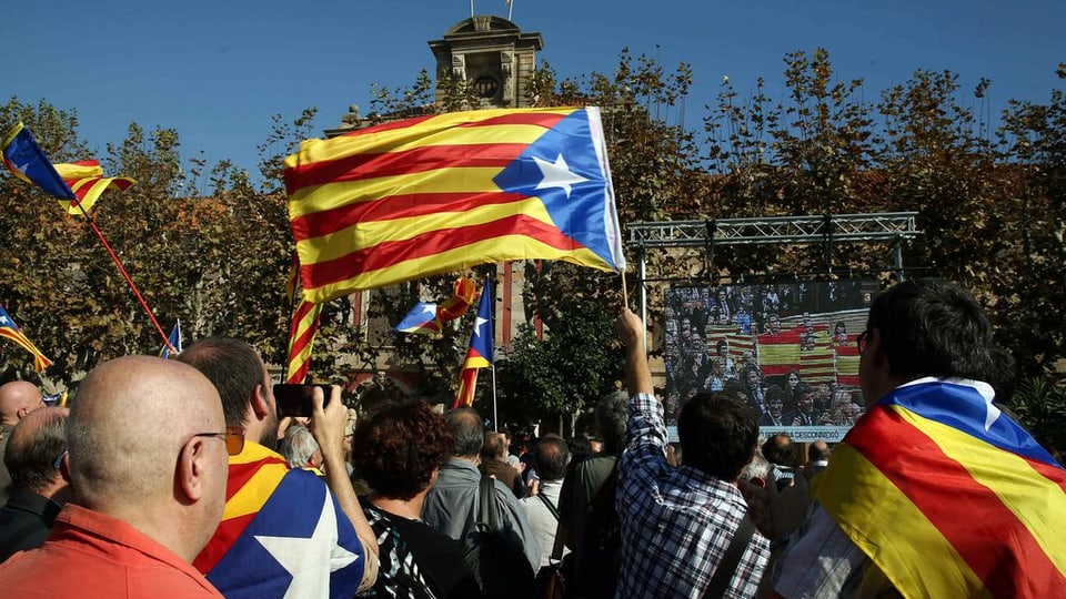 Separatists da la Catalugna sin via en la citad da Barcelona.