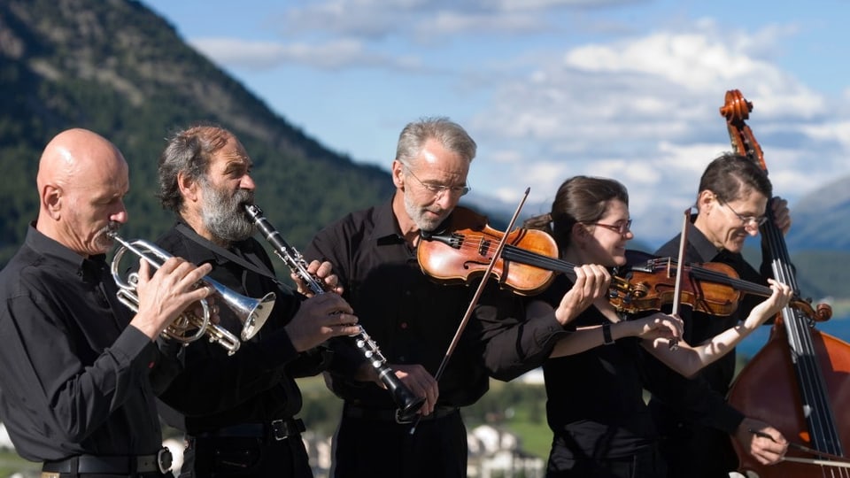 Eine Musikkapelle am Spielen.